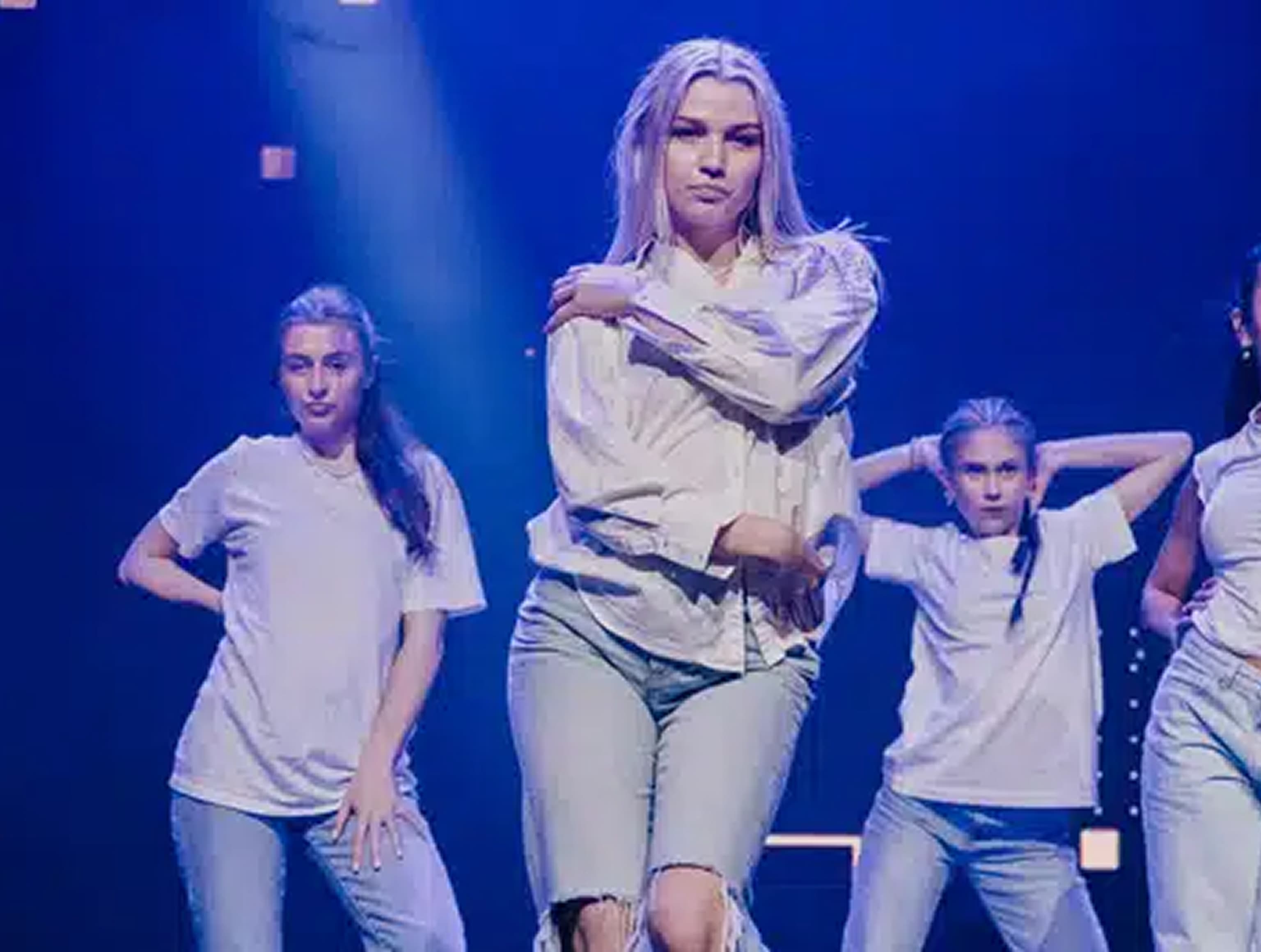 Feminine Commercial 7 klasse + / Ungdom — Feminine Commercial hos Catchy Dansestudio
